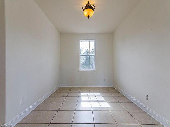 5th image of 2765 35th Ave NE