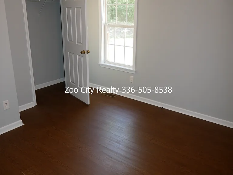 3rd bedroom closet