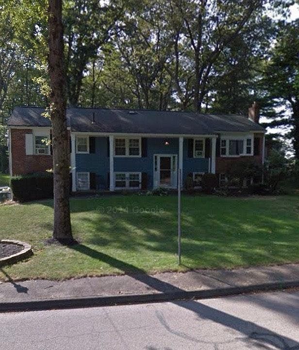 1st image of 10 Donny Dr