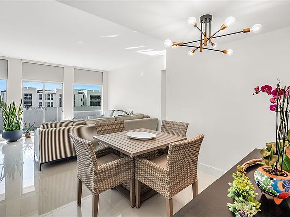 4th image of 700 Biltmore Way APT 505