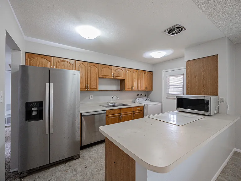 427 E Malibu Dr — Photo 8
