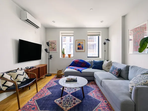 504 Humboldt Street image 3 of 7