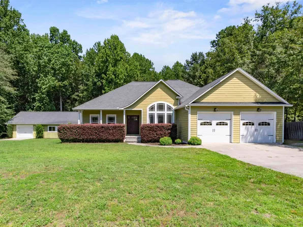 1020 Spring Dr, Lugoff, SC 29078