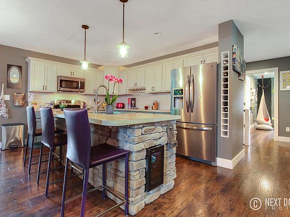 4th image of 3946 Degraves Ct