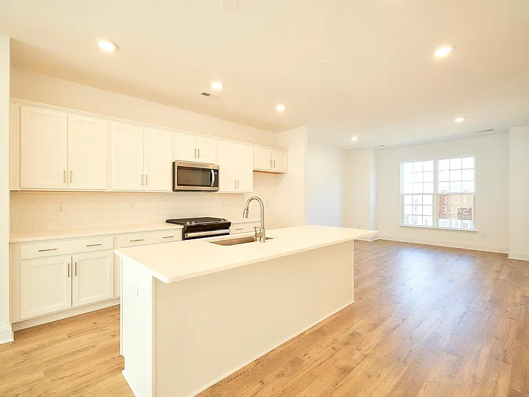 13868 Randolph Pond Ln — Photo 42