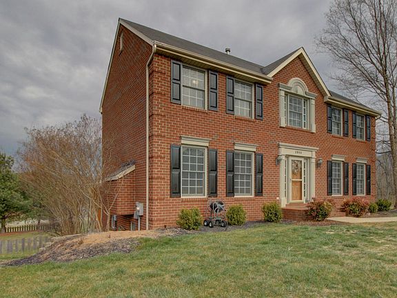 2nd image of 2900 Edgefield Dr