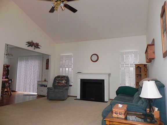 4th image of 411 Juniper Dr