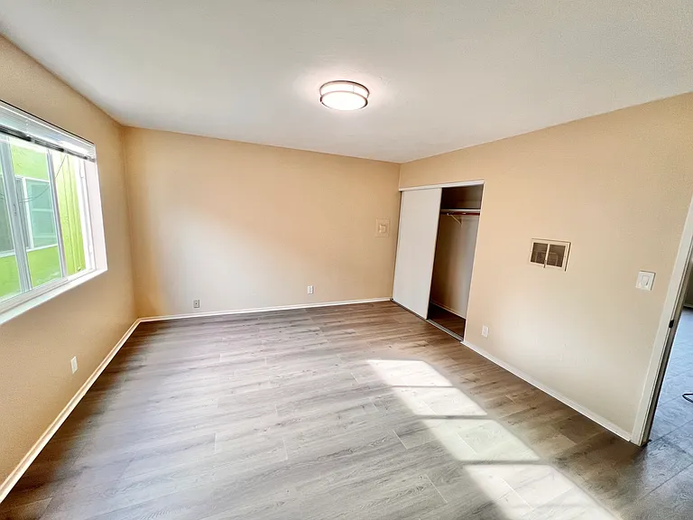 631 Sylvan St #3 — Photo 4