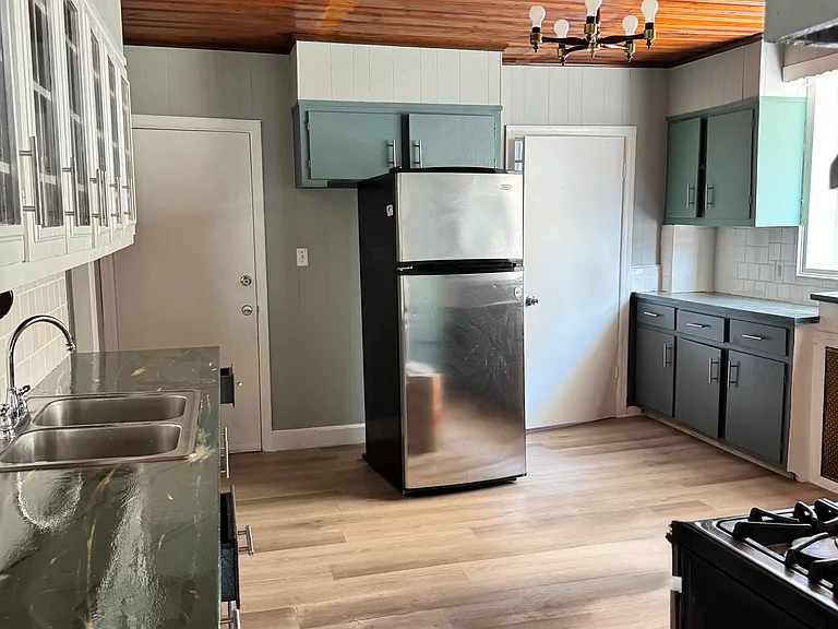 128 Purchase St #1 — Photo 11