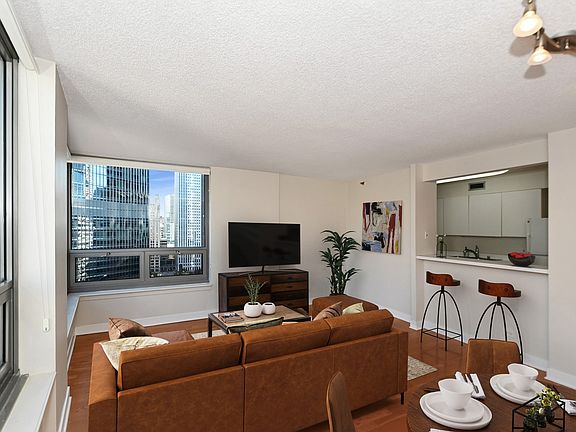 5th image of 440 N Wabash Ave APT 2211