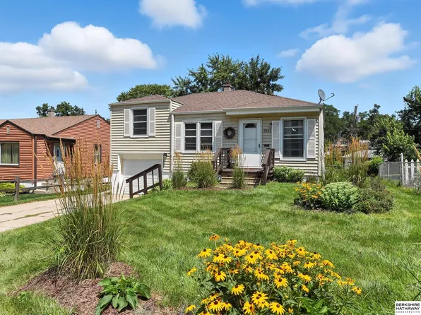 3511 N 57th St, Omaha, NE 68104