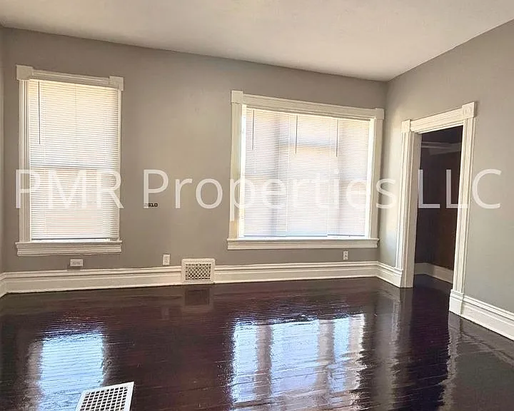 114-116 S 7th St — Photo 7