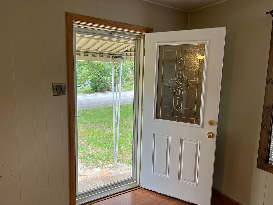 1st image of 403 Woodland Dr