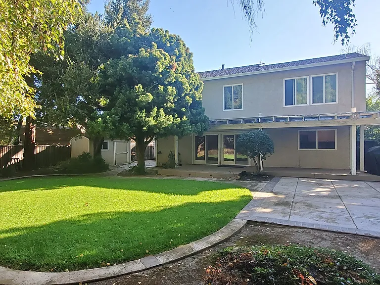 16745 Spring Hill Ct — Photo 12