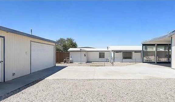 2nd image of 4562 Park Dr