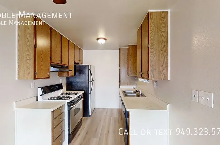 22 E Market St #D — Photo 3
