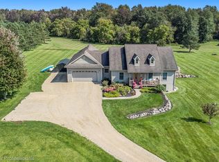 2576 Valentine Rd, Lapeer, MI 48446