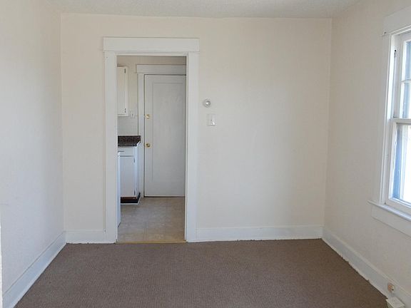 3rd image of 1129 Linda Vista Ave