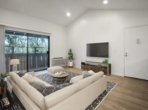 River Oaks Apartments