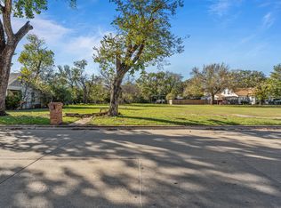 126 Athenia Dr, Fort Worth, TX 76114