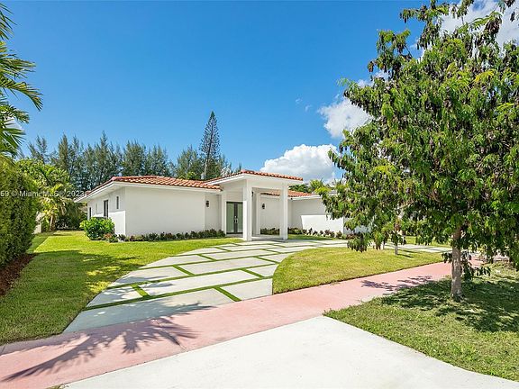3rd image of 300 N Shore Dr