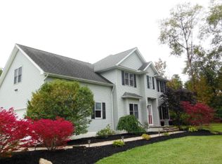 8909 Cedar Rd, Chesterland, OH 44026