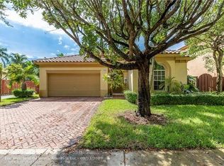 5260 SW 139th Ter, Hollywood, FL 33027