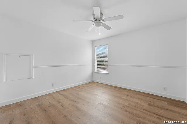 2429 Angelina Dr — Photo 23