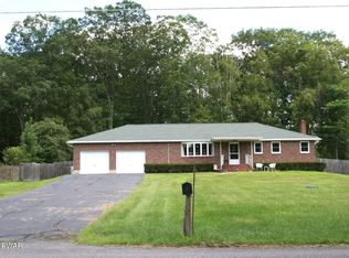 468 Rowland Rd, Greeley, PA 18425