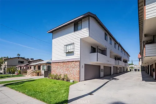 1129 Linden Ave #5 Photo 1