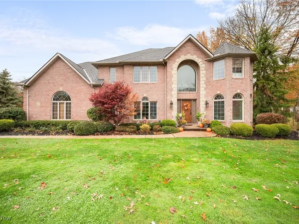 28320 W Preston Pl, Westlake, OH 44145