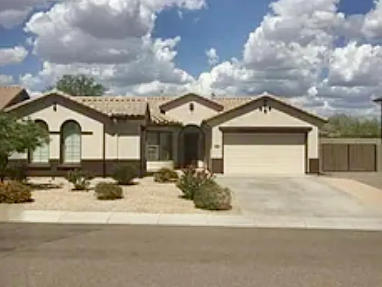 4918 W Carpenter Dr — Photo 1