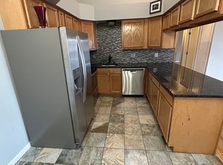 30634 Oakridge Manor Dr, Roseville, MI 48066