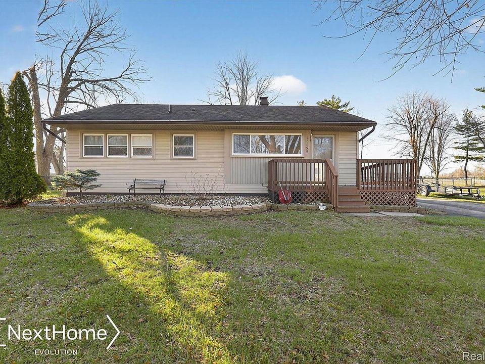 1st image of 46295 Chatsworth Dr