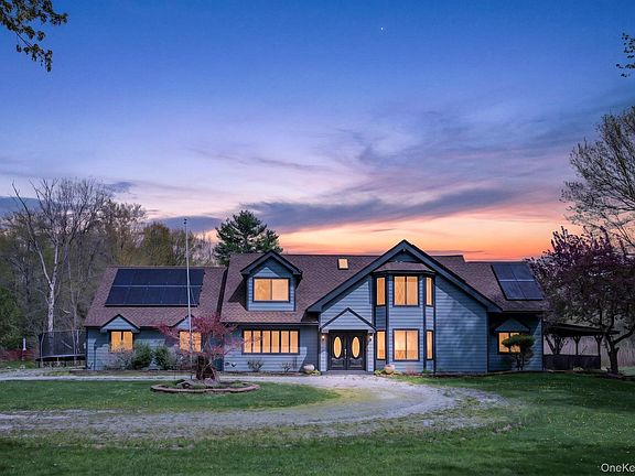 2nd image of 137 Blue Hill Road
