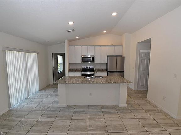 5th image of 3437 Renault Cir