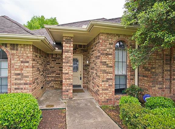 3rd image of 4630 Elderberry Dr