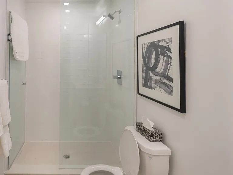 80 Bond St E #1601 — Photo 7