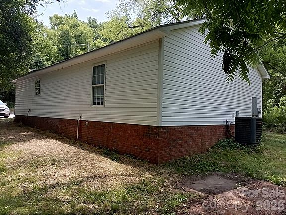 2nd image of 105 Virginia St
