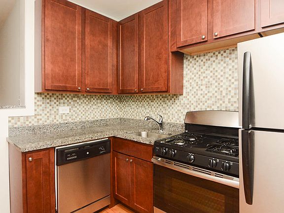 4th image of 4411 N Wolcott Ave APT 3B
