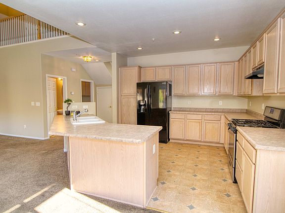 3rd image of 3363 Fairway Ct