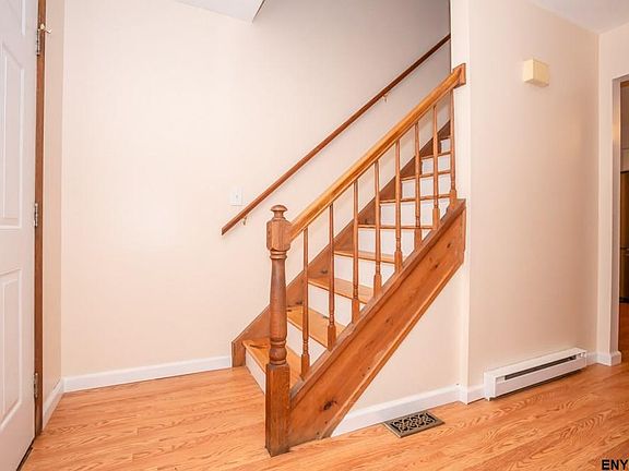 5th image of 54 Esopus Dr