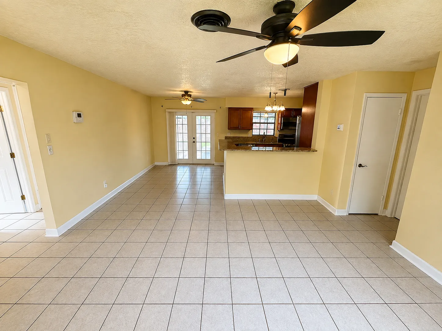 3 bed, 2.0 bath, 1197 sqft, $2,350 — Photo 2