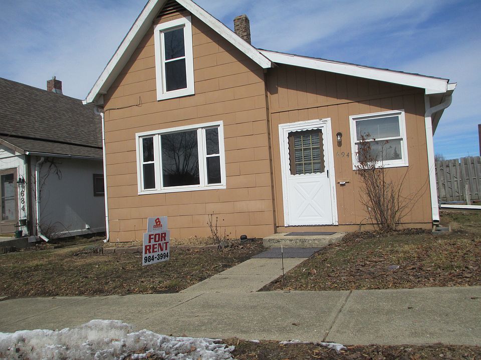 1st image of 694 Pleasant St