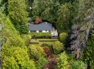 2912 Rosebery Ave, West Vancouver, BC V7V 3A6