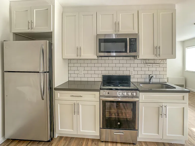 2521 Regent St #1 — Photo 8