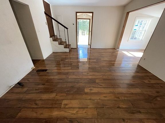 4th image of 12028 Holland Ct