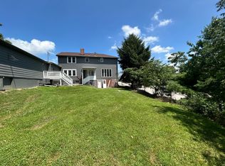 995 Broadhead Rd #A, Coraopolis, PA 15108