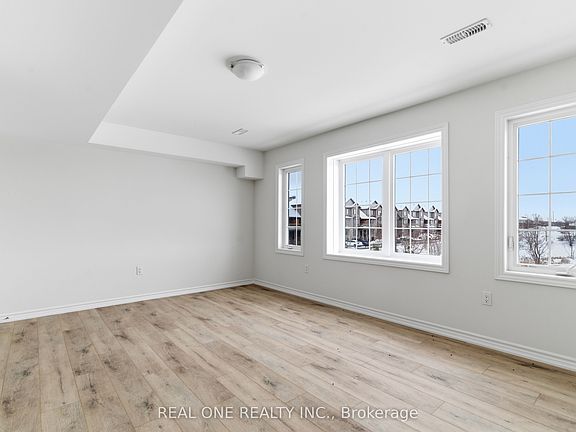 4th image of 85 Mullin Dr #33A