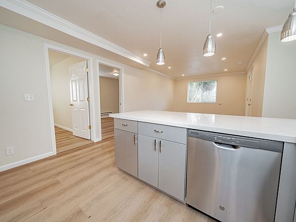 4th image of 620-624 51st St #622